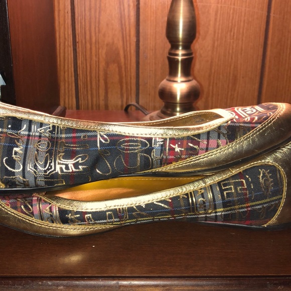 COACH Flats - Picture 4 of 6